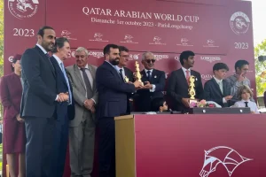 فيديو وصور.. باريس تحتضن سباق أقوى خيول العالم ببطولة قطر قوس النصر