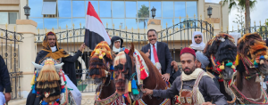 محافظ مطروح بالحصان في عرض للفروسية ضمن الاحتفالات بالعيد القومي