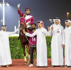 "سهيل قطر" بطلا لـ "كأس بوسمرة" في سباق الخيل بنادي الفروسية