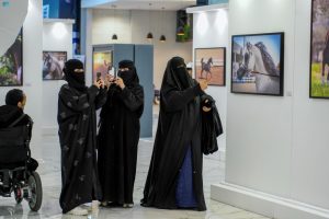 صور.. اسدال الستار على معرض "العاديات"بمدينة عرعر السعودية