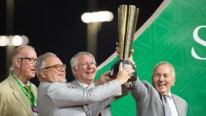 فيديو.. كأس السعودية 2024.. السير أليكس فيرغسون يتوج بـ"كأس نيوم"و مليوني دولار