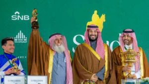 فيديو.. كأس السعودية..تفاعل مع لقطات لـ محمد بن سلمان ومدرب خيل